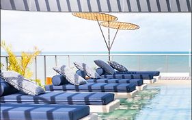 Setai, Aquamaris- pé na areia